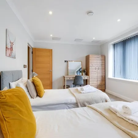 The Concord Modern 1 Bedroom Apartments Brentford Exterior photo