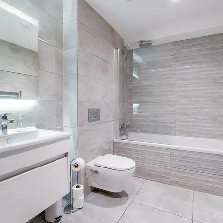 The Concord Modern 1 Bedroom Apartments Brentford Exterior photo