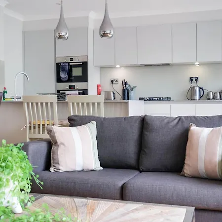The Concord Modern 1 Bedroom Apartments Brentford Exterior photo