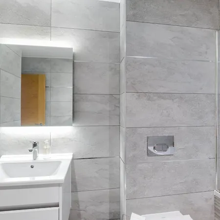 The Concord Modern 1 Bedroom Apartments Brentford Exterior photo