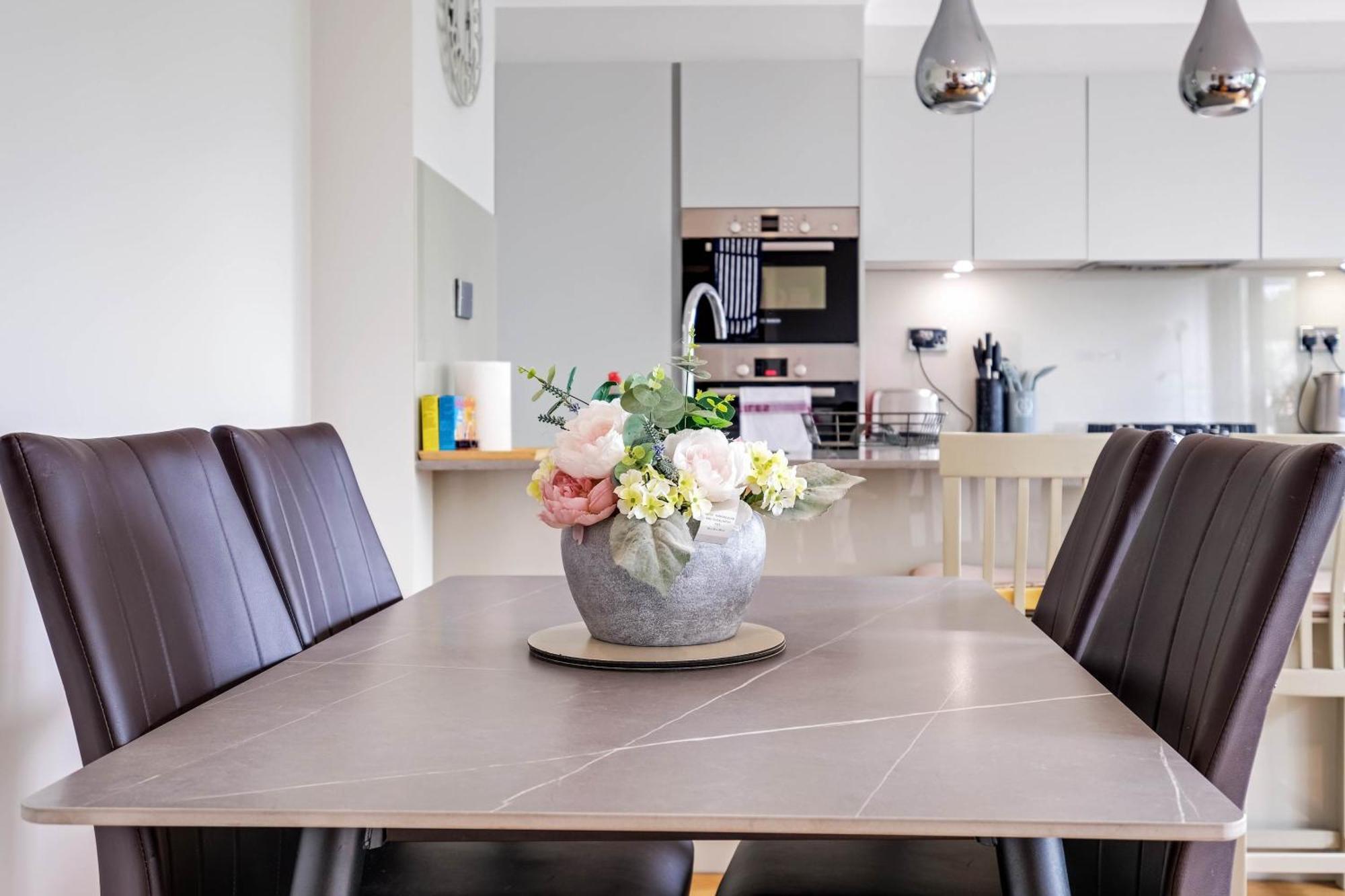 The Concord Modern 1 Bedroom Apartment