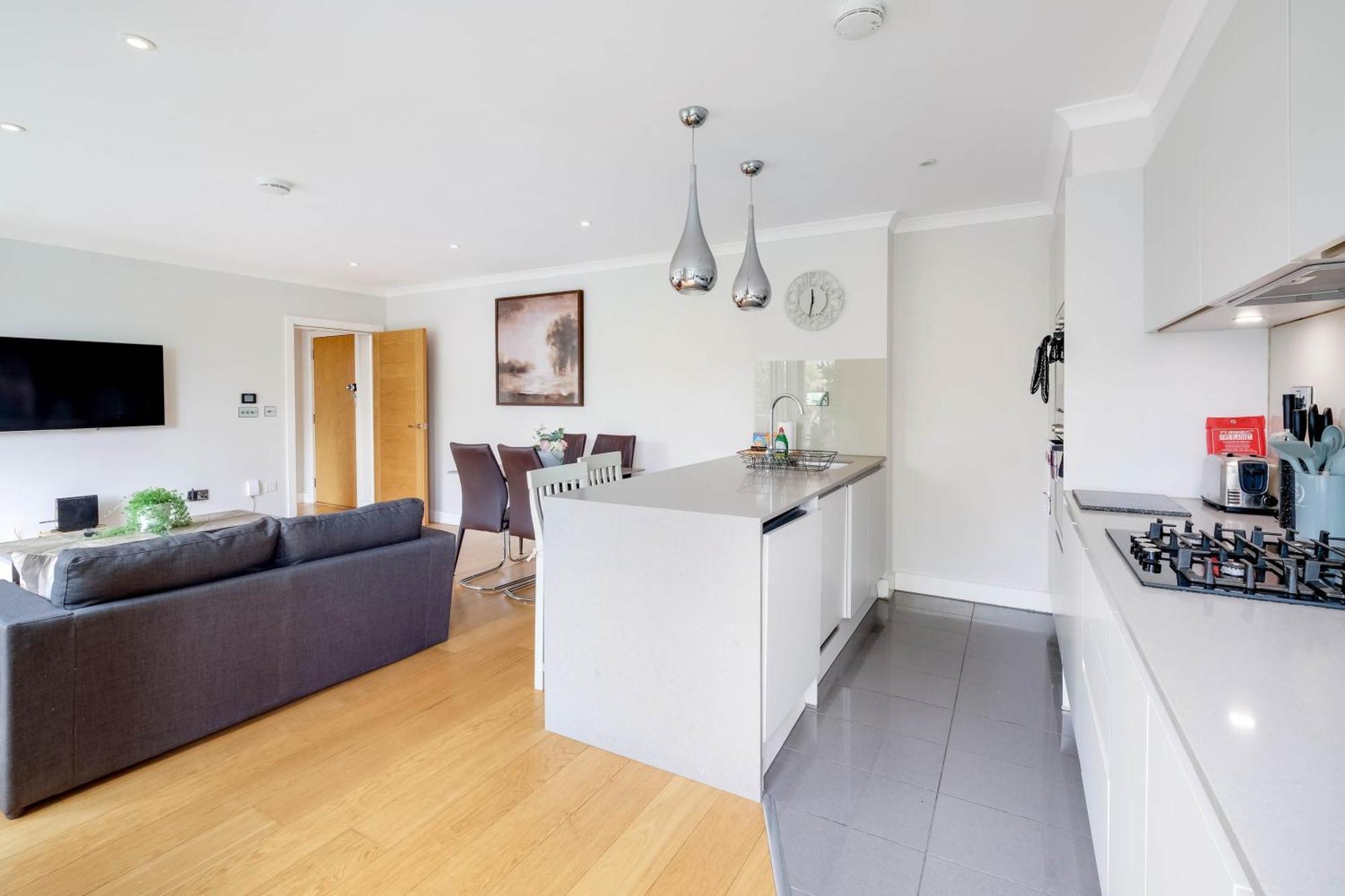 The Concord Modern 1 Bedroom Apartment Brentford