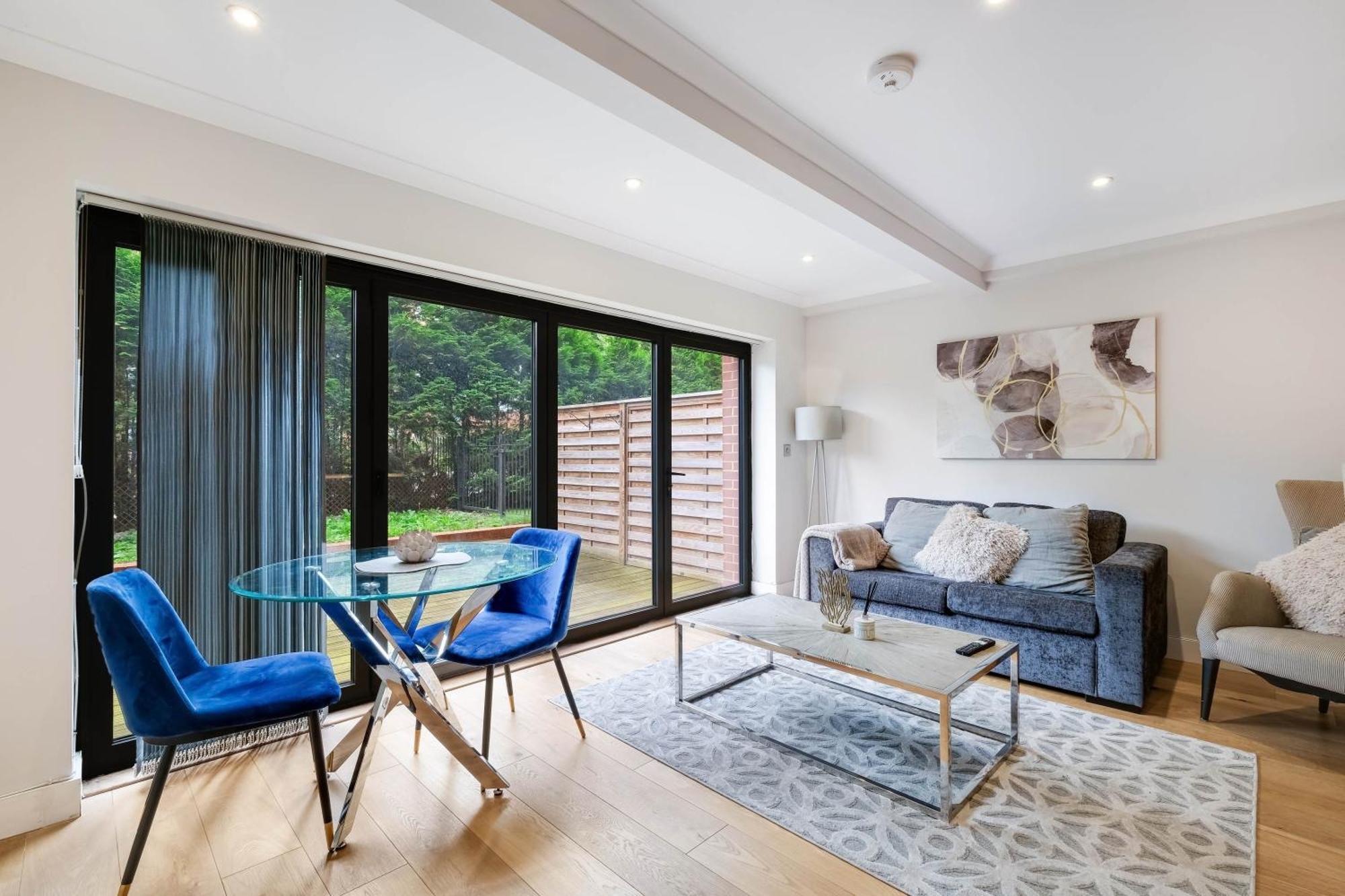 The Concord Modern 1 Bedroom Apartment *