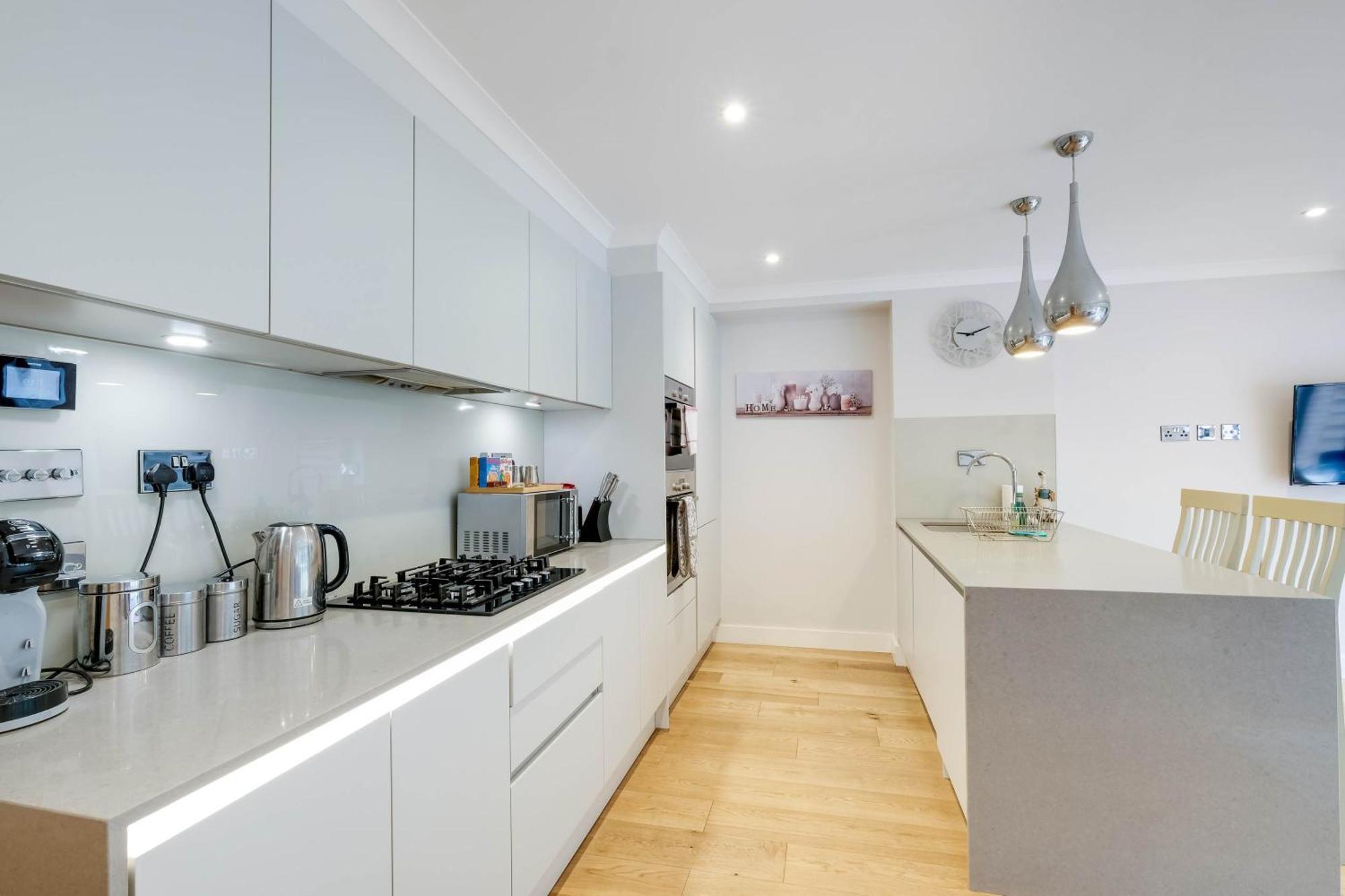 The Concord Modern 1 Bedroom Apartment Brentford