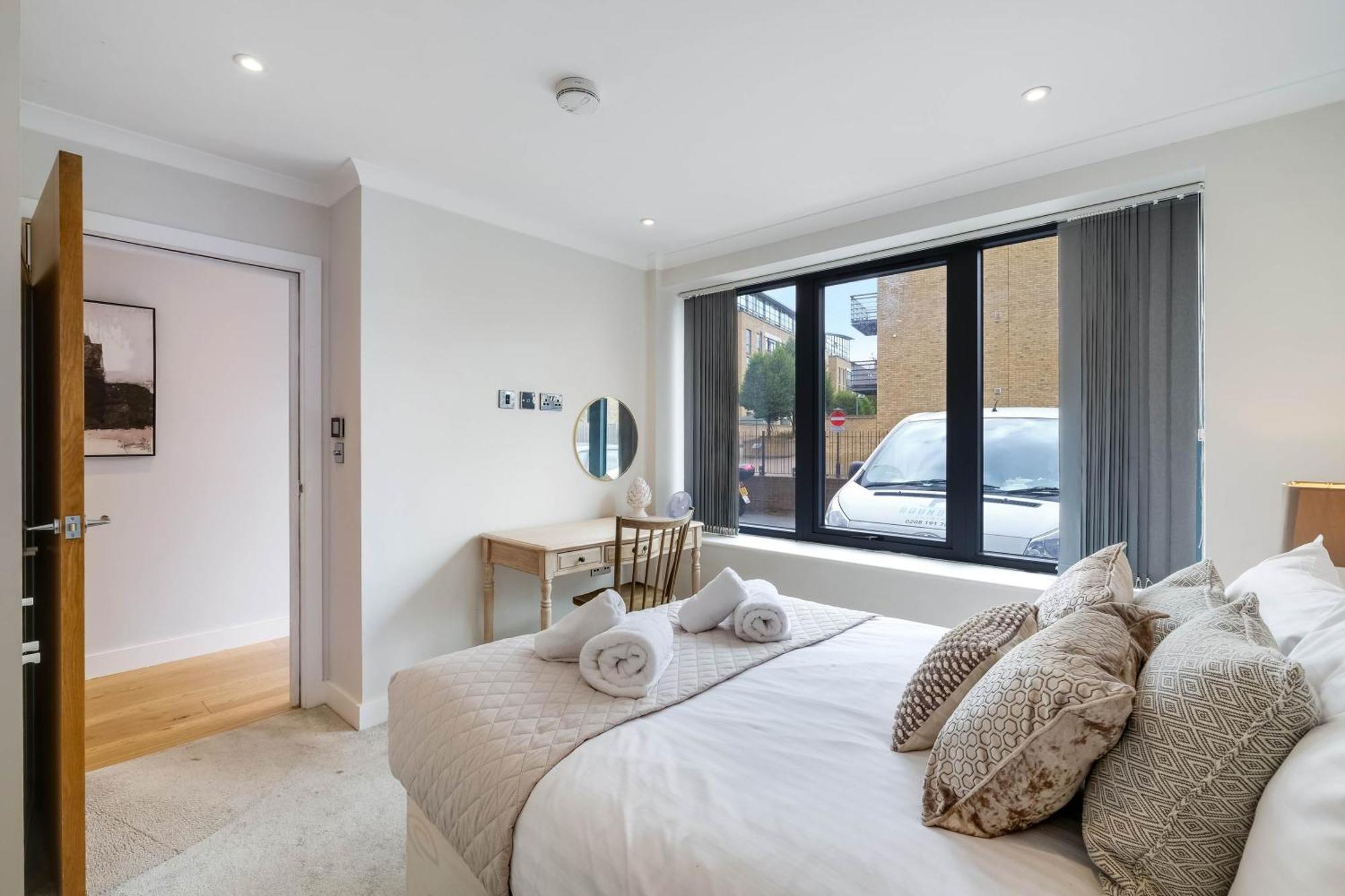 The Concord Modern 1 Bedroom Apartment *