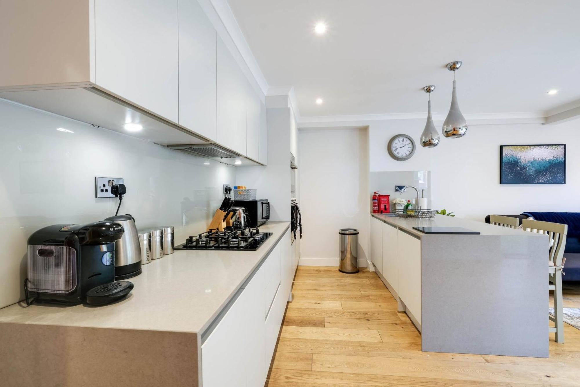 The Concord Modern 1 Bedroom Apartment Brentford