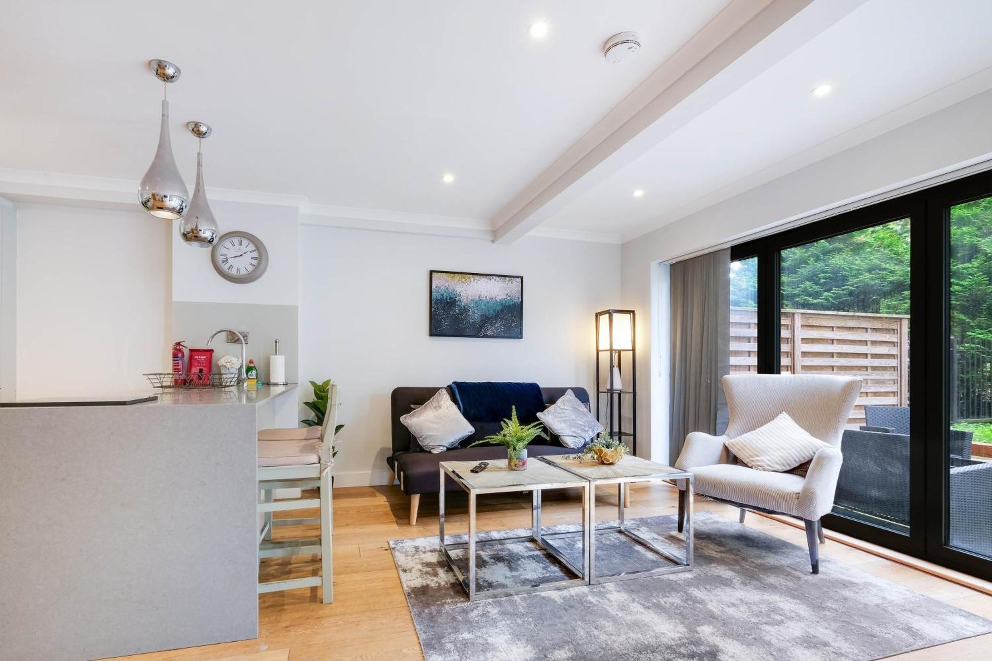 The Concord Modern 1 Bedroom Apartment