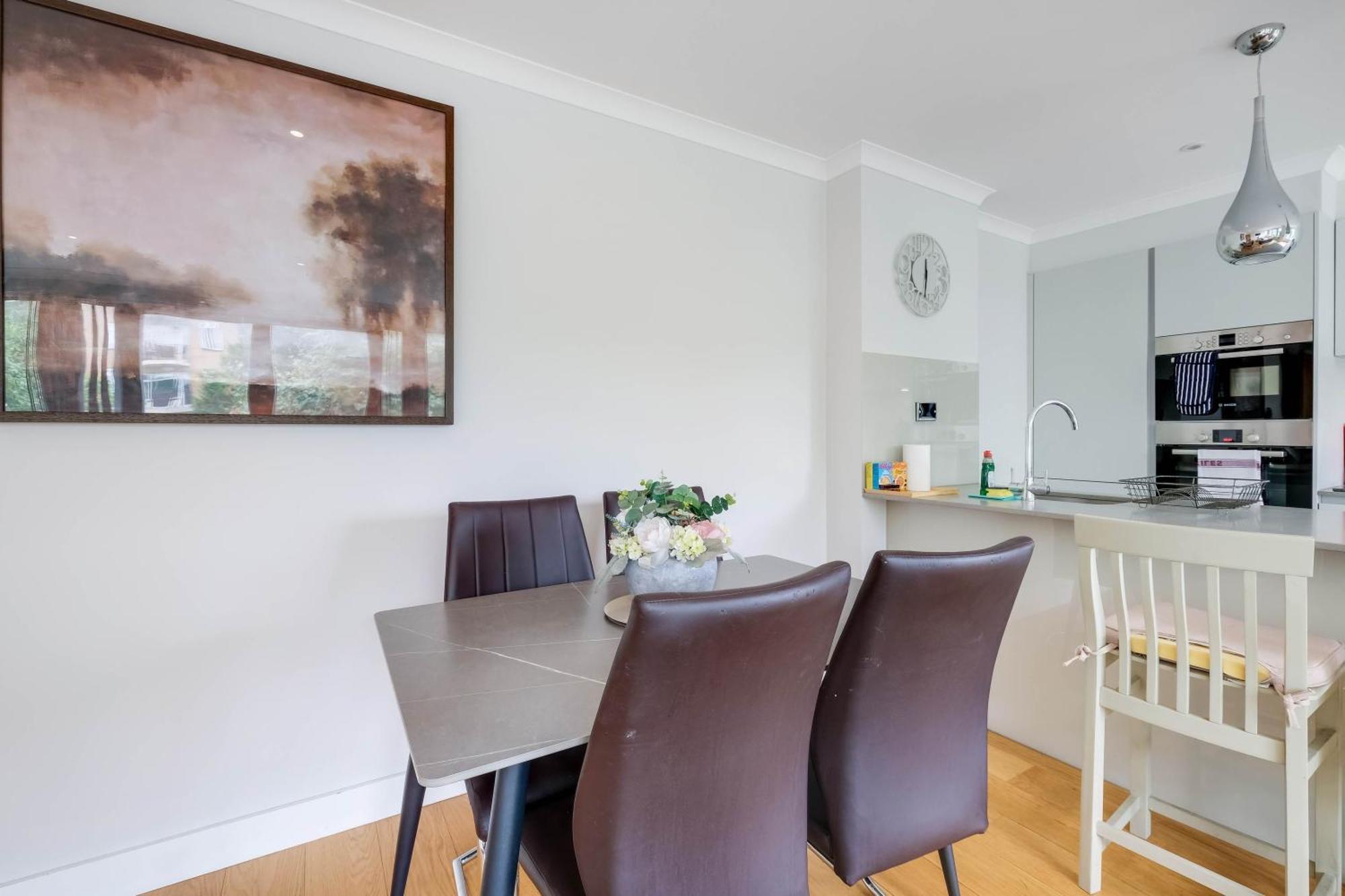 The Concord Modern 1 Bedroom Apartment Brentford