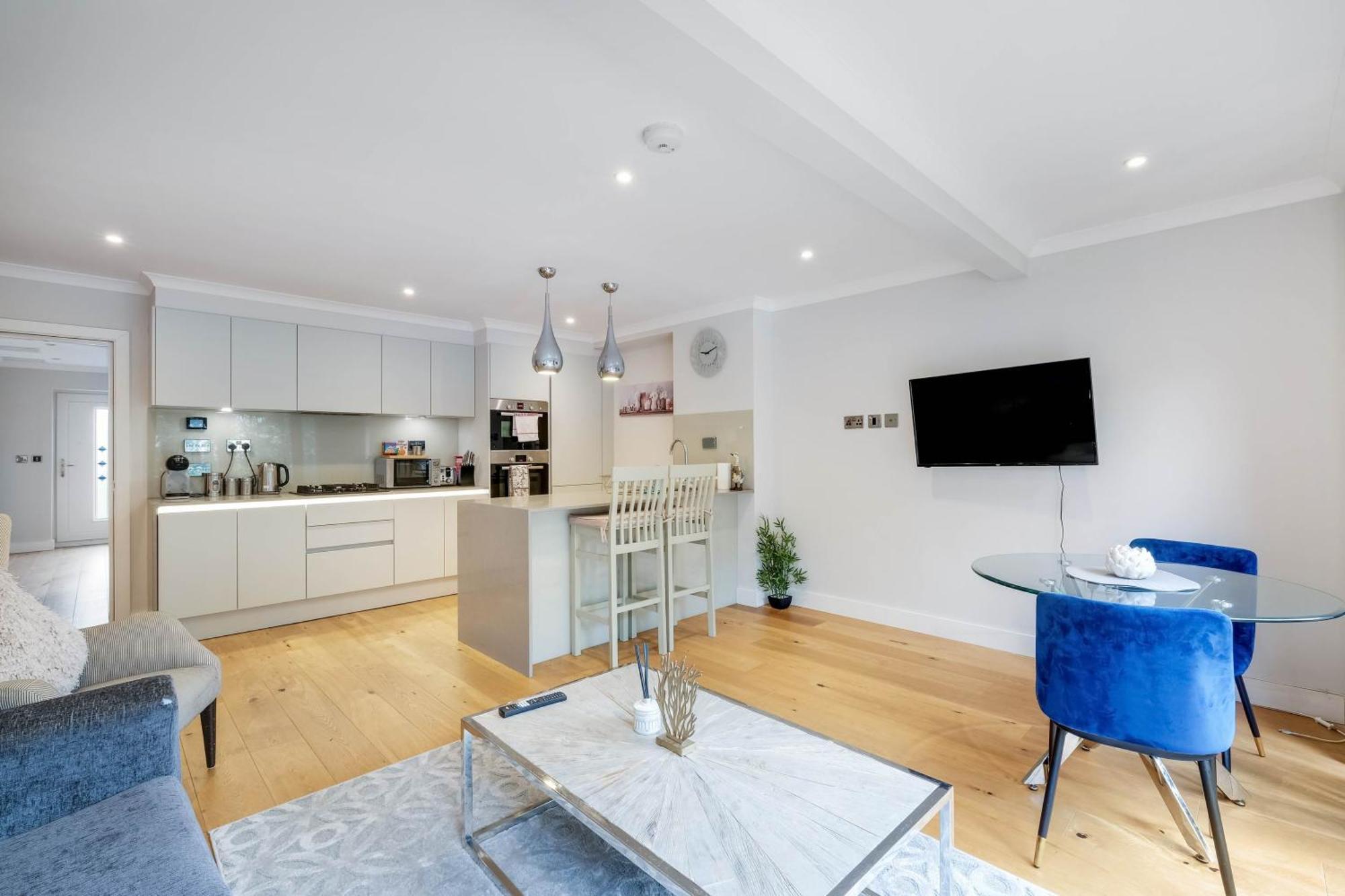 The Concord Modern 1 Bedroom Apartment